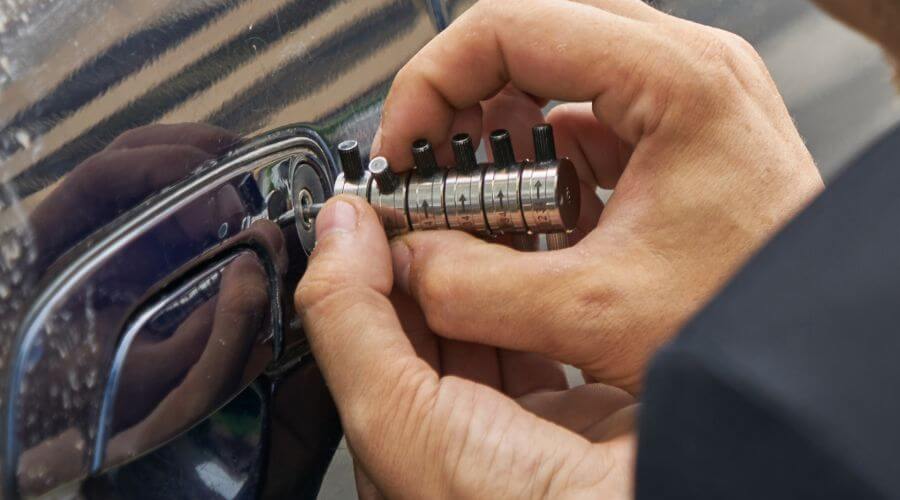 Professional residential roofers in Snelling, CA